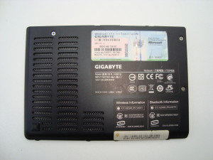 Капак сервизен HDD Gigabyte M912